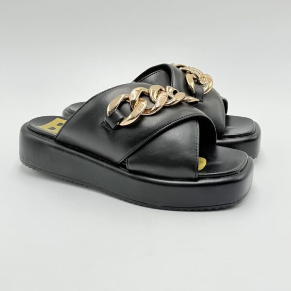 Buffalo Mia - Cross Chain