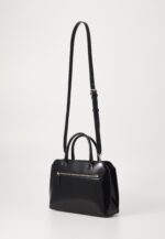 Guess-Arnela Satche - Image 4