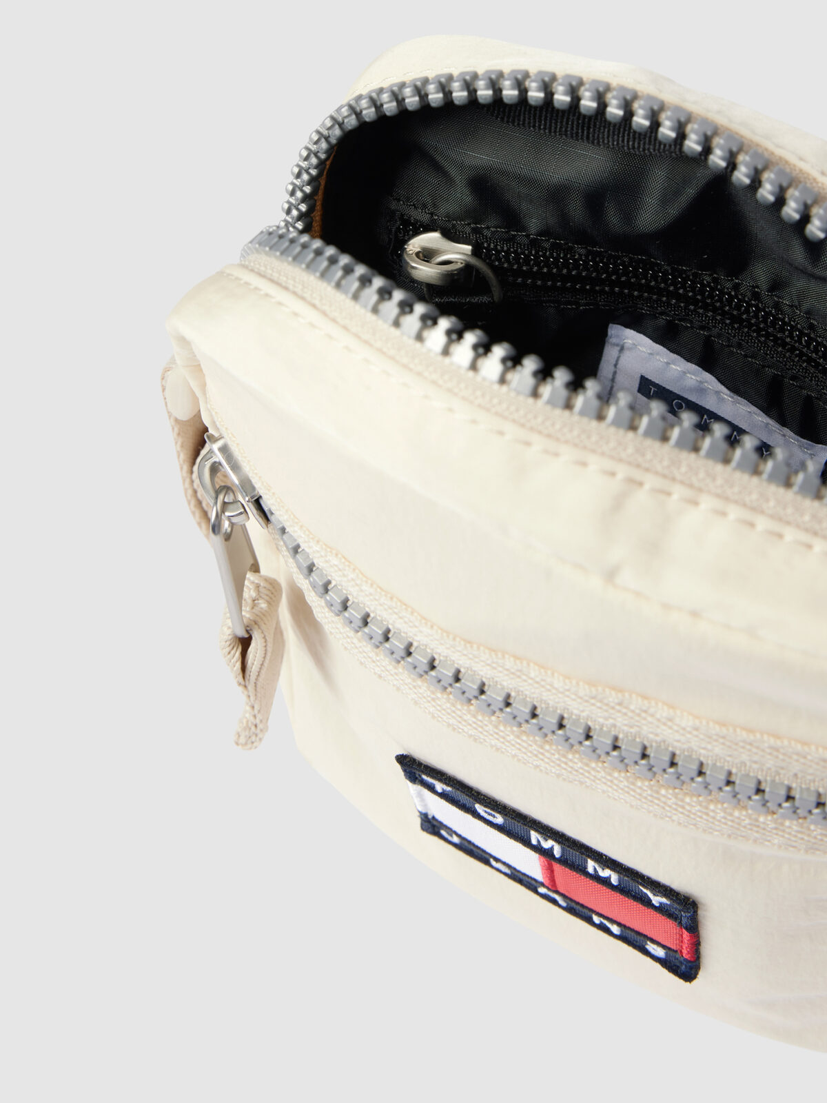 Tommy Jeans-Heritage - Image 3